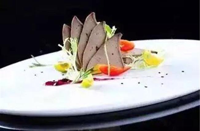 忠于自己，不忘初心--访凯尔圣花园酒店行政总厨程修