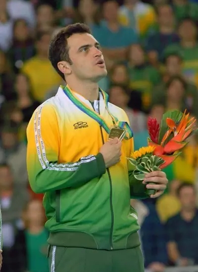 巴西人踢球脚法细腻,巴西民间足球脚法