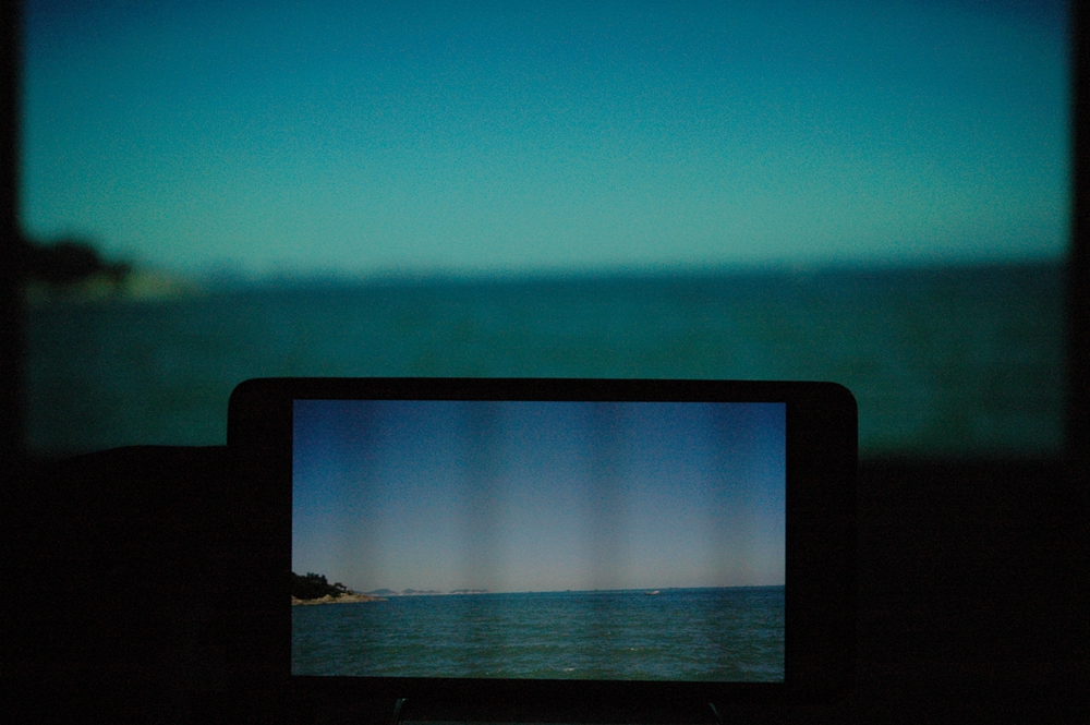 电视OUT啦！1000多快买个神画小媚在家看电影