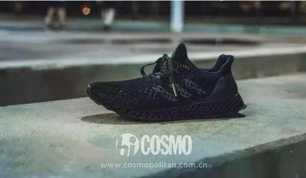 1000块和100块的运动鞋区别在哪里,1000元和10000元的鞋