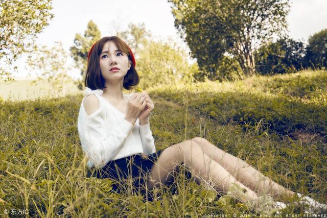 女孩在河里洗澡遇到蛇,小女孩上山寻找水源发现一怪老头