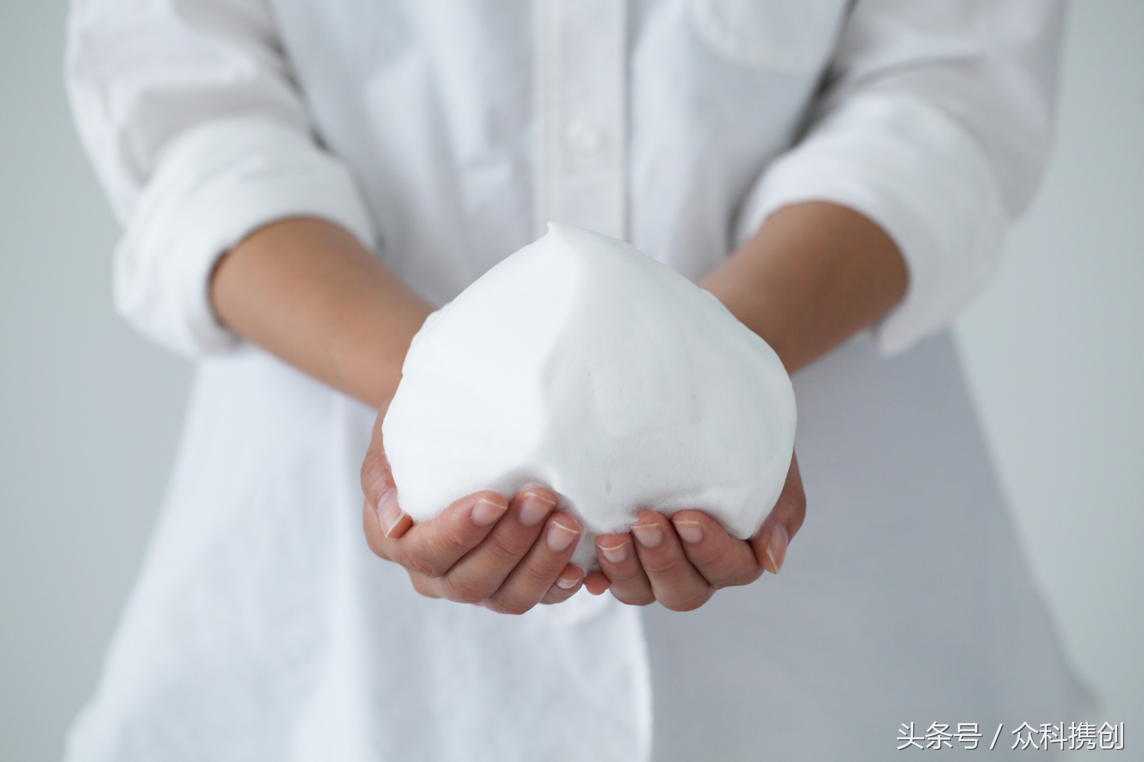 火山泥真的能清洁毛孔吗,用火山泥洗脸再用洗面奶