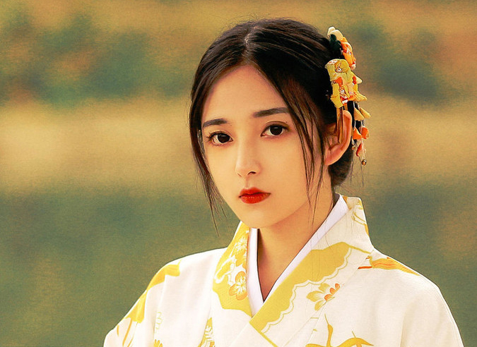 女魔头附身在废物女身上复仇,女魔头附身女主