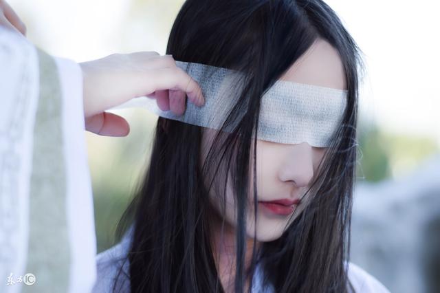 小说：女子要把蛇胆煮了吃，她却想带回部落养着，男子竟然同意了