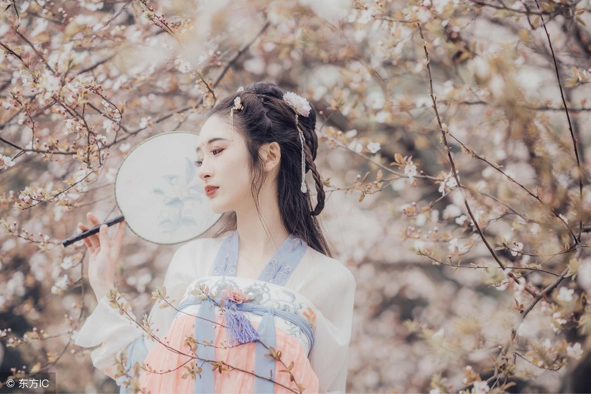 小说：婶子分完家，见她天天吃香喝辣，自己只能吃红薯，心态崩了