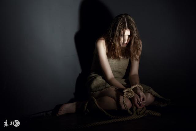 小说：有时候手机电脑突然没有信号，是因为受到超自然现象的干扰