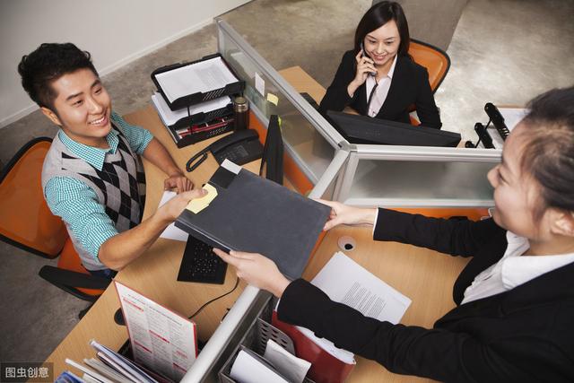 穿越回80年代做生意,穿越到80年代做商人的小说