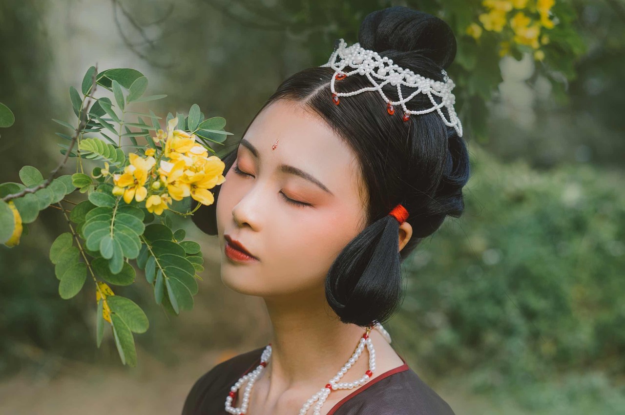 小说王妃伤口剧痛,王妃嫁入王府以后霸气回门