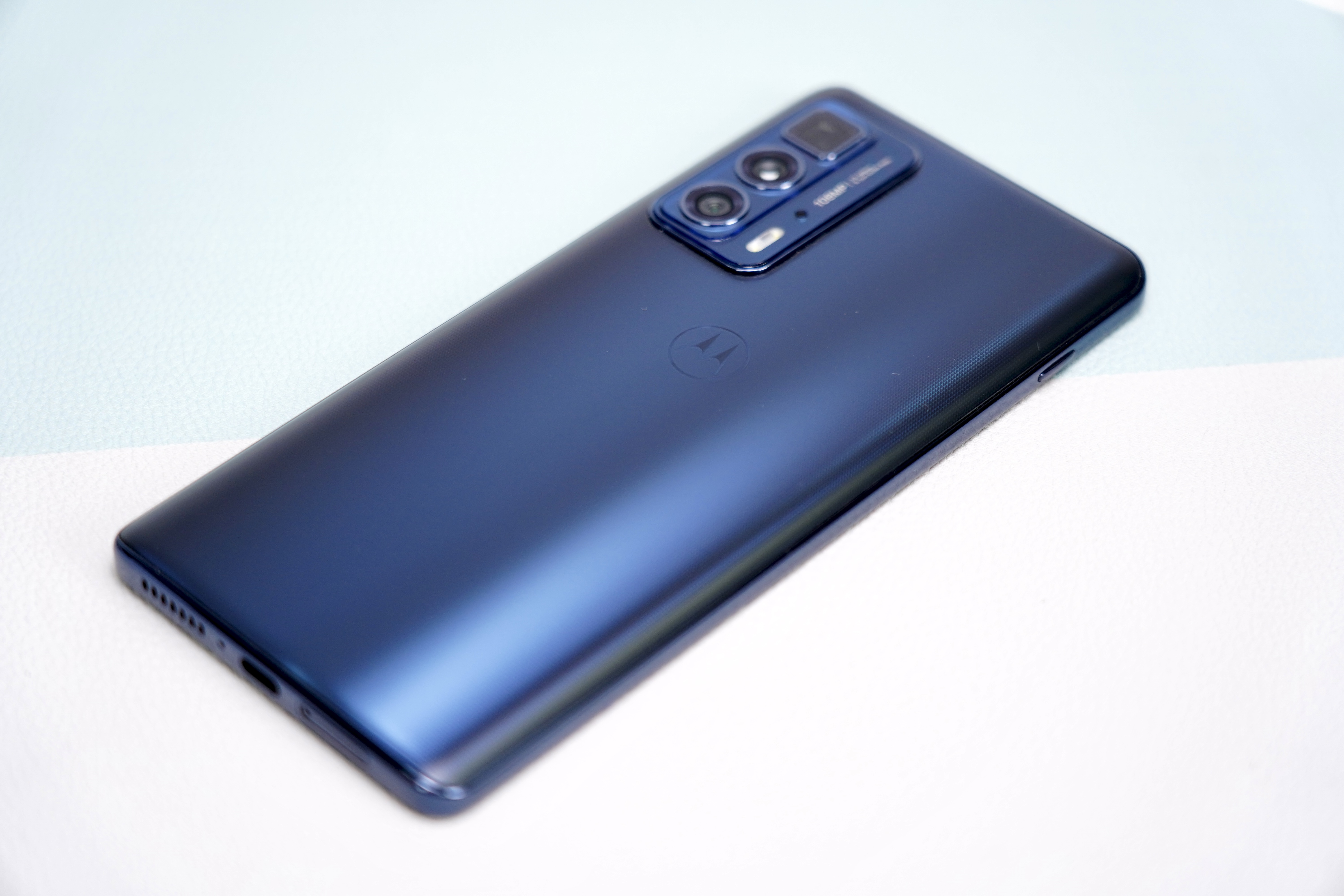 目前最值得入手的三款千元机,八月值得买的两千元左右手机