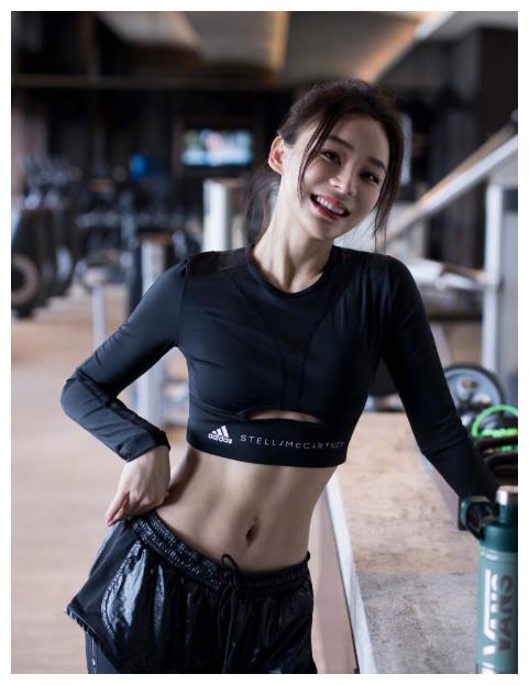 如何一分钟练出超级明显的马甲线,怎样在七天内练马甲线