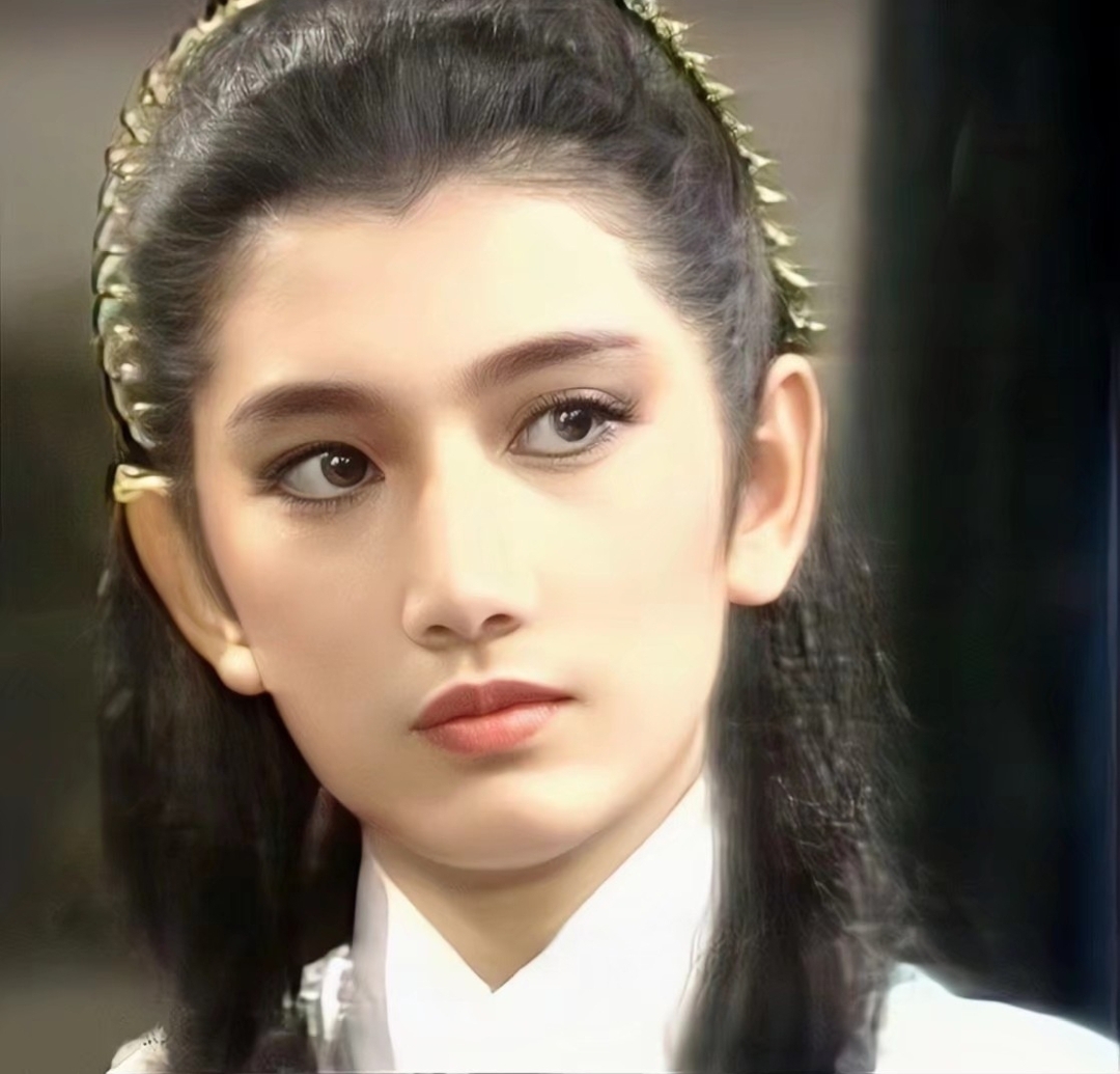 3个亦雌亦雄的大美女，一个46岁自杀，一个不婚不育，一个嫁富商