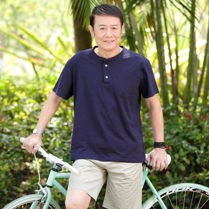 白t恤多种穿搭法男,男人一件t恤30种搭配怎么穿都时髦