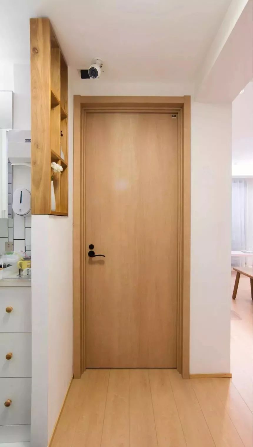 现代轻奢木门烤漆还是免漆,欧派木门是烤漆还是免漆