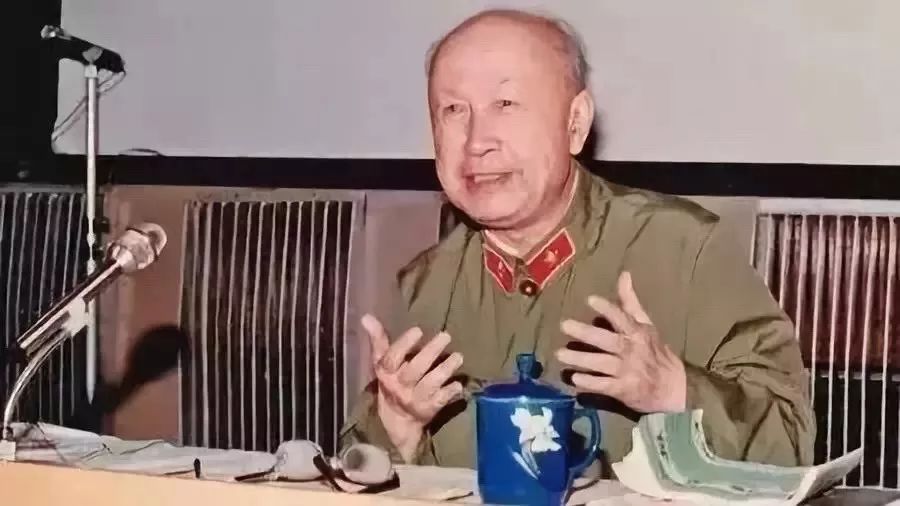 1987年沙特花35亿买中国导弹，邀请我军入驻，萨达姆闻之未敢妄动