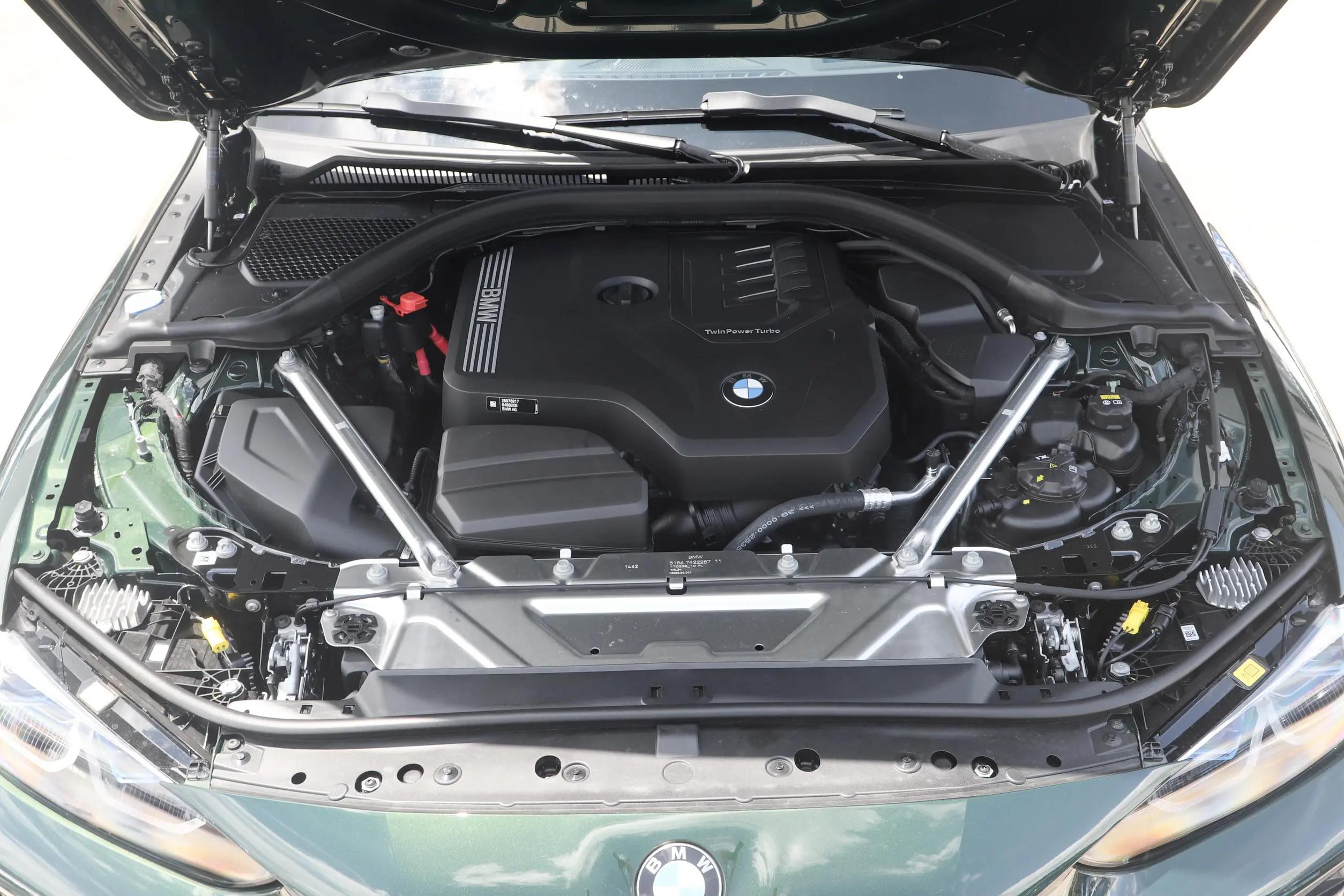 宝马245i,宝马4系双门轿跑运动帅气操控好