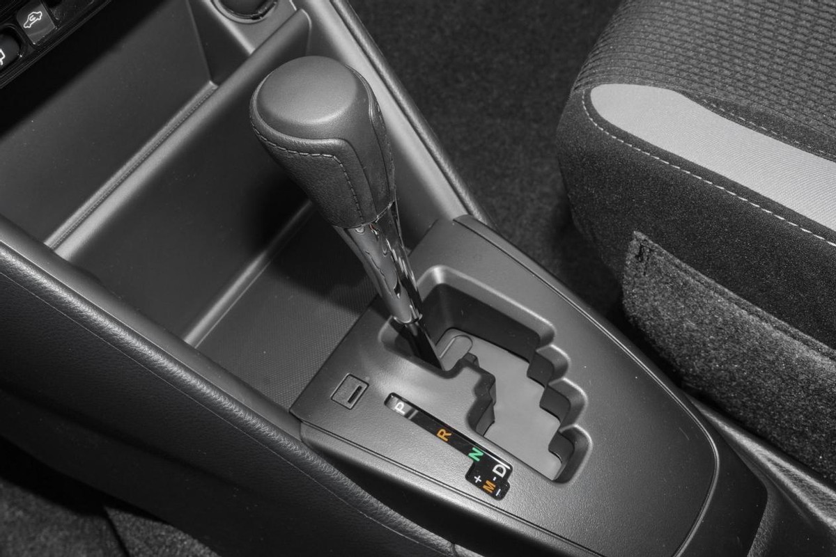 经济小巧、颜值高、动力强，适合女生开的三款小车，更喜欢哪款？