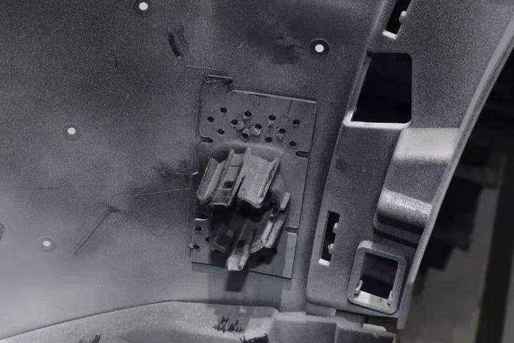 奥迪a4l更换雷达要拆前杠吗,奥迪a4安装泊车雷达