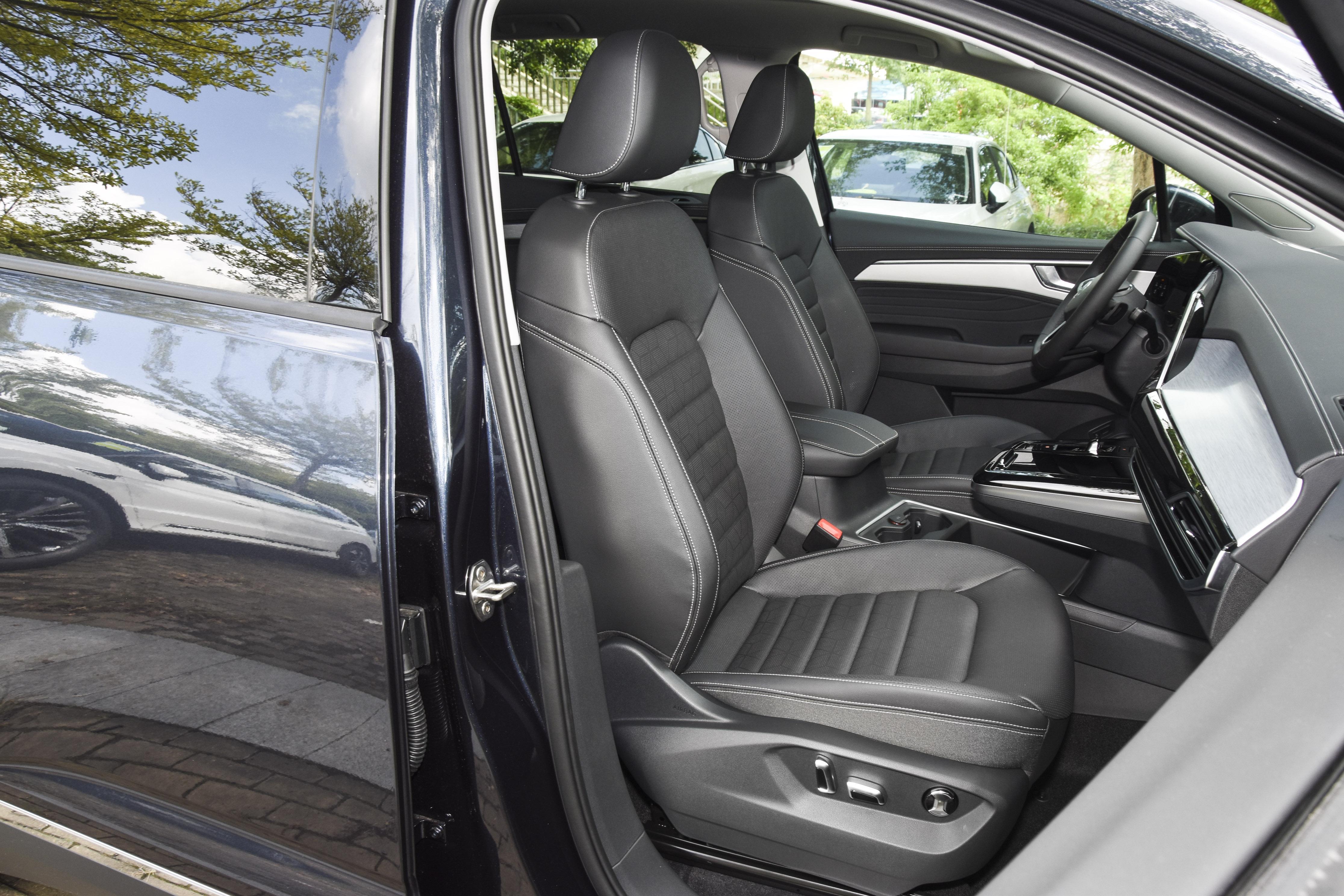 30万元适合长途自驾旅游的suv,适合长途自驾的suv四十万顶配