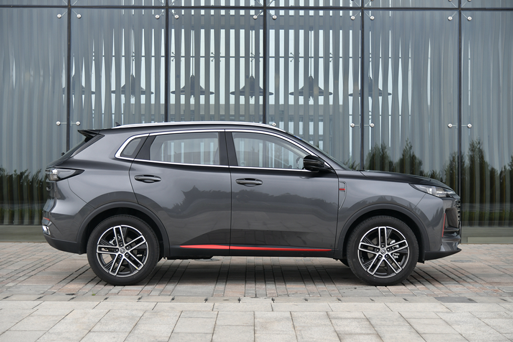 长安cs75plus与cs55plus静音效果,荣威rx5plus长安cs55plus哪个好