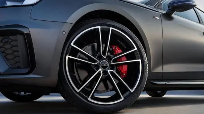 年轻人首选的豪华座驾一汽奥迪a4l,奥迪a4l豪华动感星夜版值得买吗