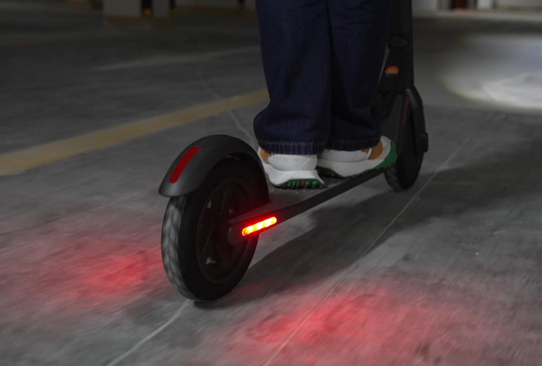 九号滑板E2评测,九号e2电动滑板车测评