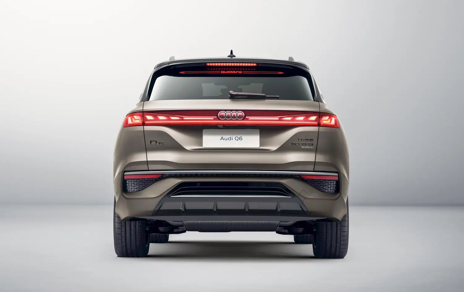 一家六口，建议买大6座SUV，看看这三款车，四轮驱动安全，动力强