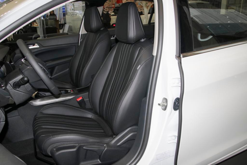 标致4081.2t是三缸的吗,标致408230thp质臻版