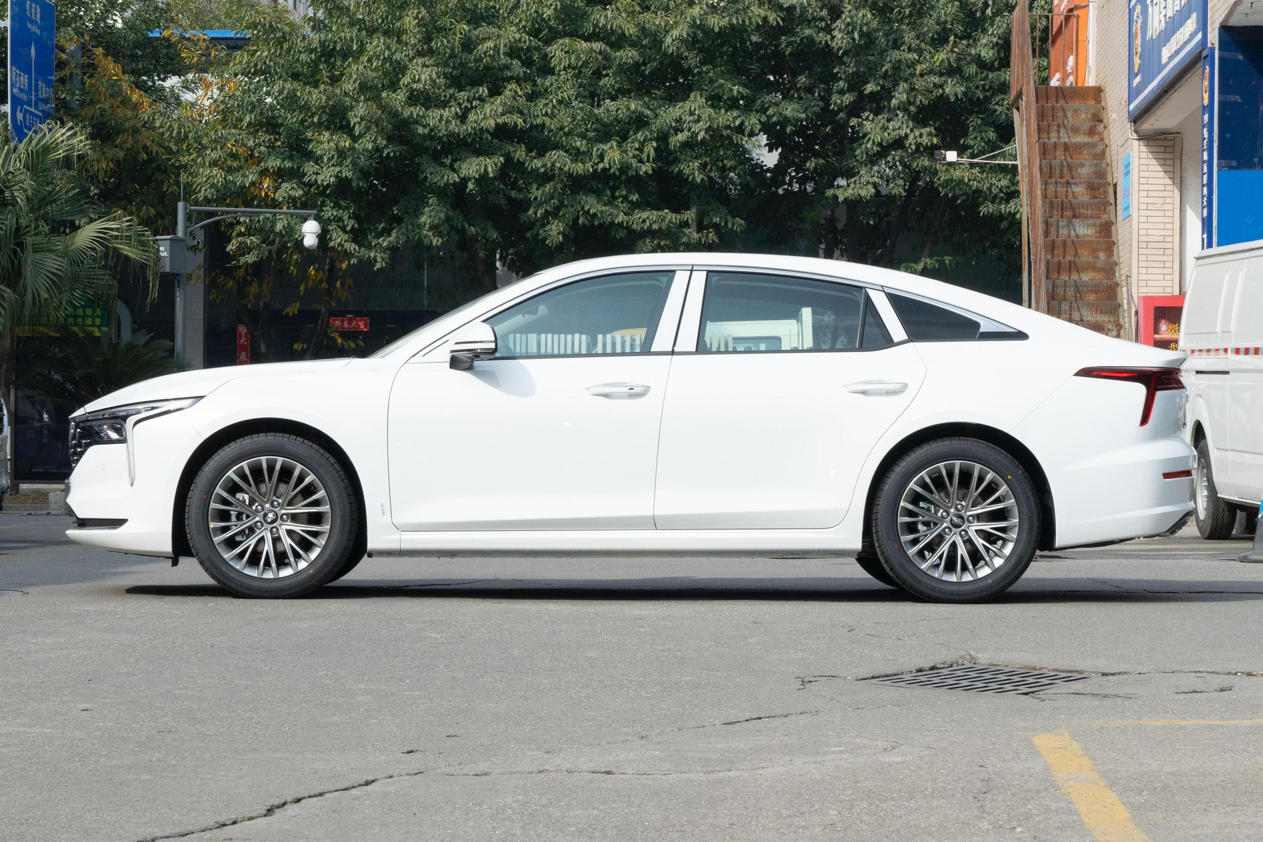 2024款奔腾b70第一视角驾驶,奔腾b70怎么定位