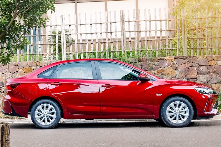 雪佛兰科鲁泽23款6万多能落地,21款雪佛兰科鲁泽试驾1.5自吸