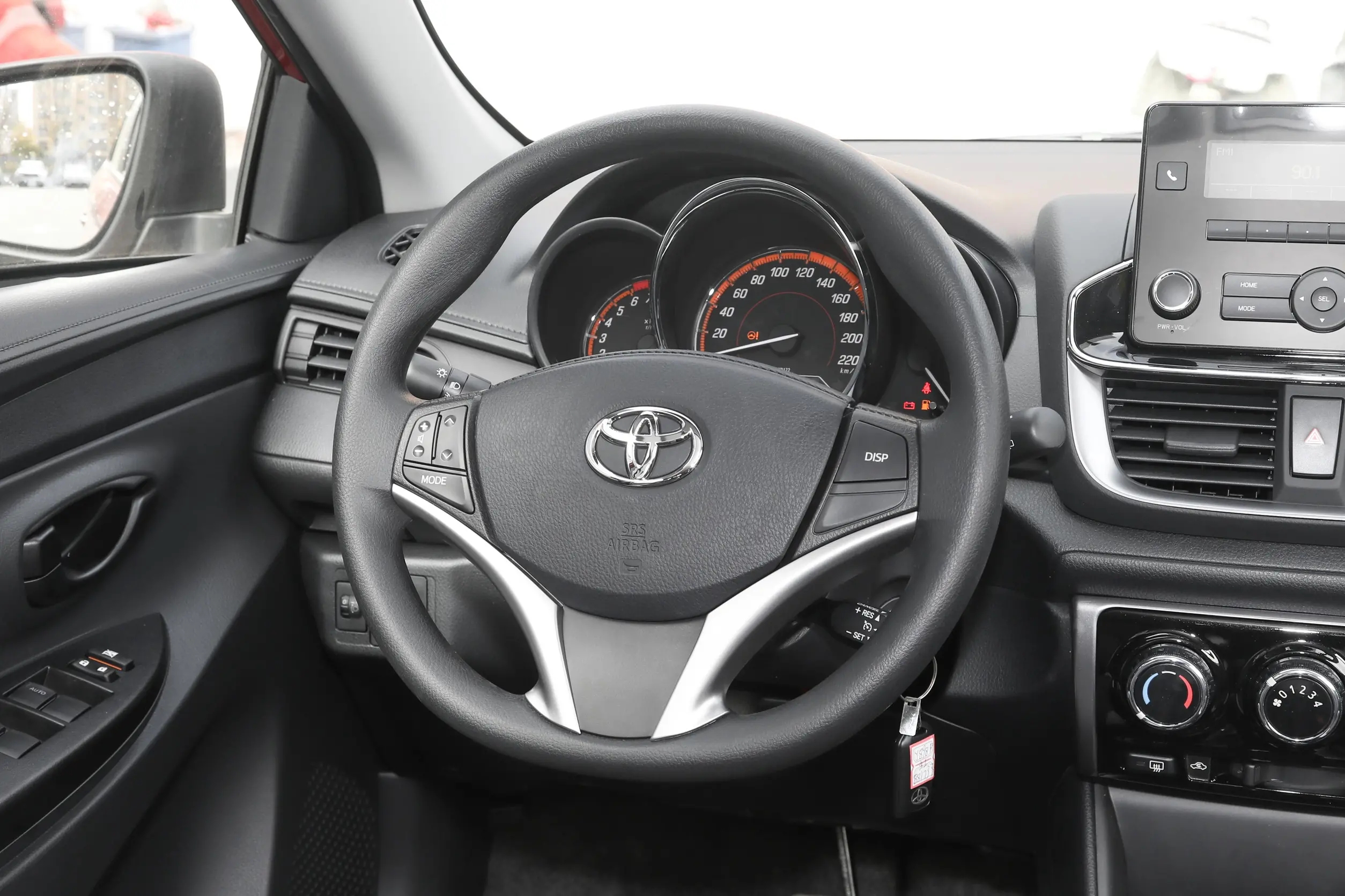 代步微型车丰田,丰田yarisl致炫跑高速怎么样