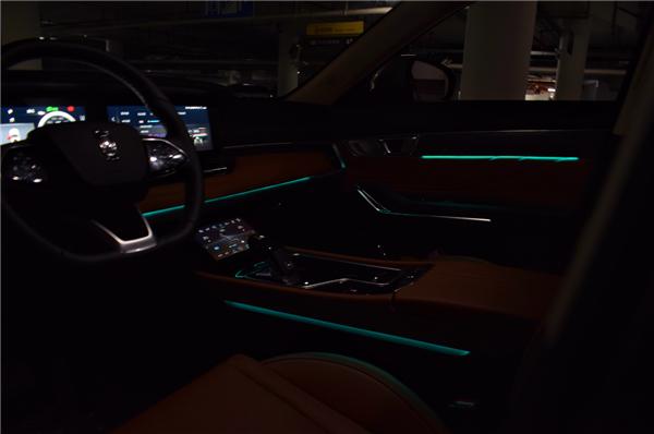 试驾奔腾t99,奔腾t99是一台颜值高的suv