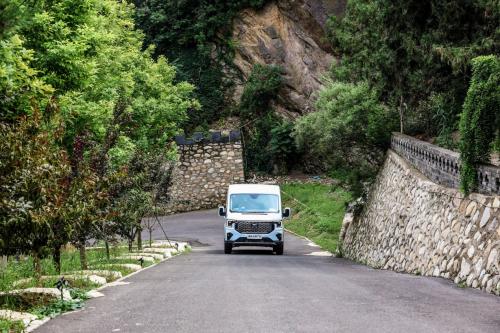 试驾福特全顺t8,全顺t85.99米7座蓝牌轻客