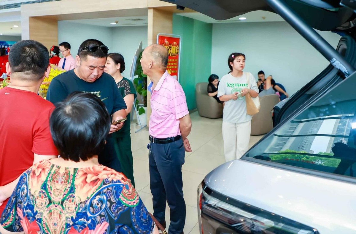 探访武汉威汉亿元豪礼活动现场——罗非鱼君