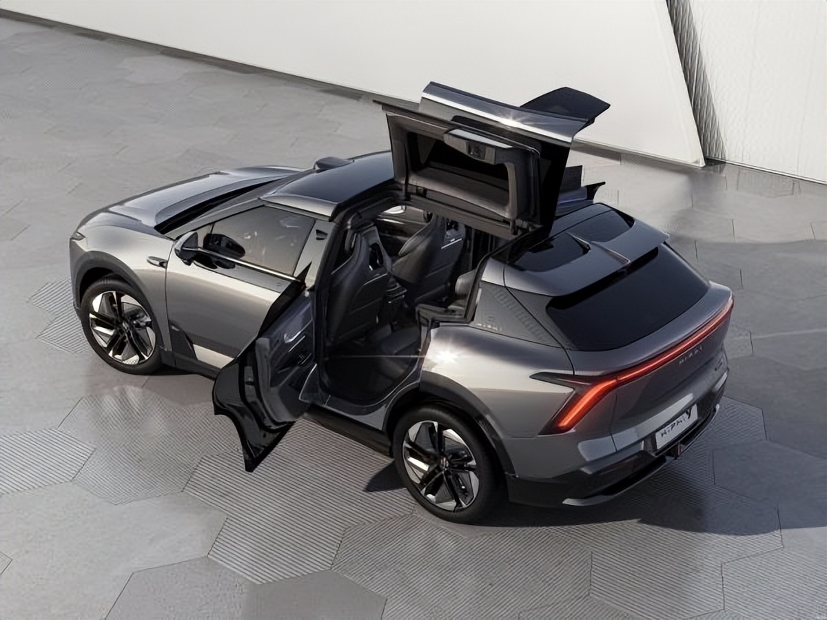 做“超豪华”没销量，“低端车”高合HiPhiY本月将上市