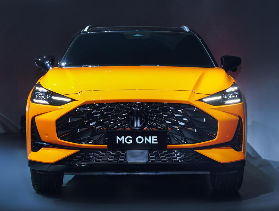 名爵mgone贝塔版,名爵mgone第一视角试驾