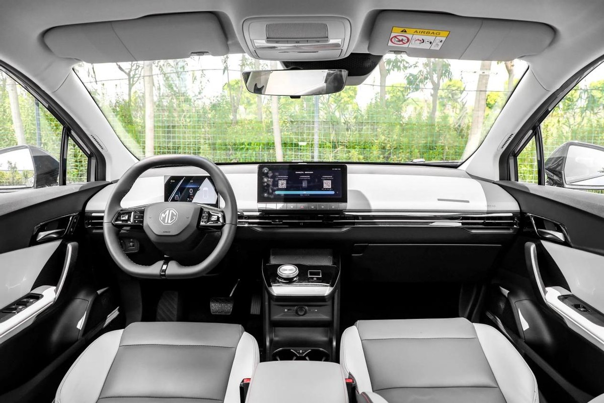 10万预算比亚迪海豚怎么样,海豚比亚迪2022款自由版落地价