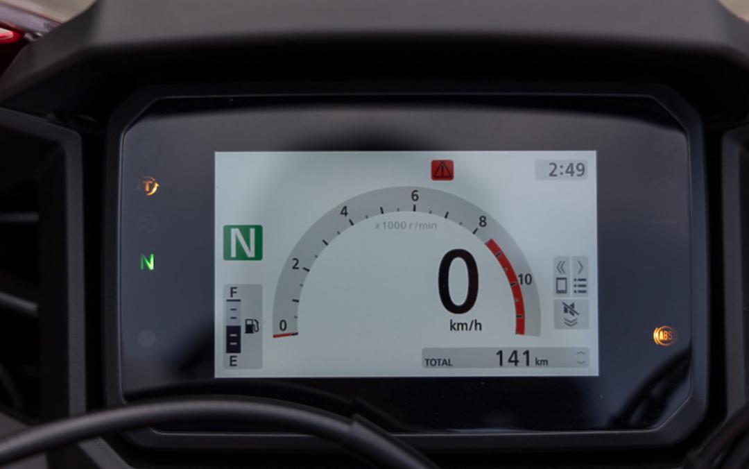 2024本田cbr500r座高比400r高吗,本田2024款cbr500r