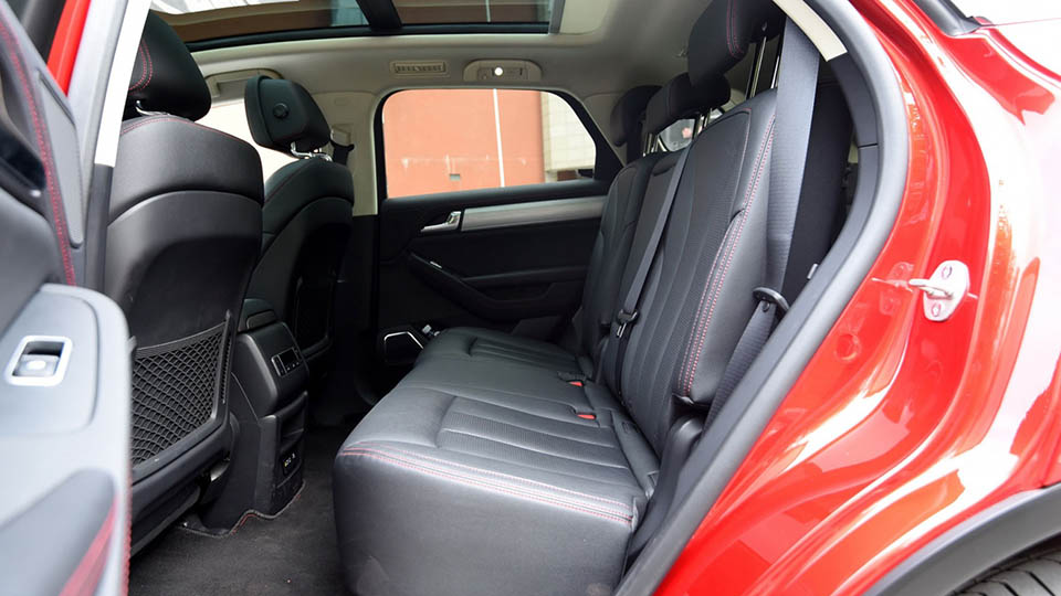 比亚迪唐7座有油电混合的么,19年比亚迪唐四驱七座2.0t测评