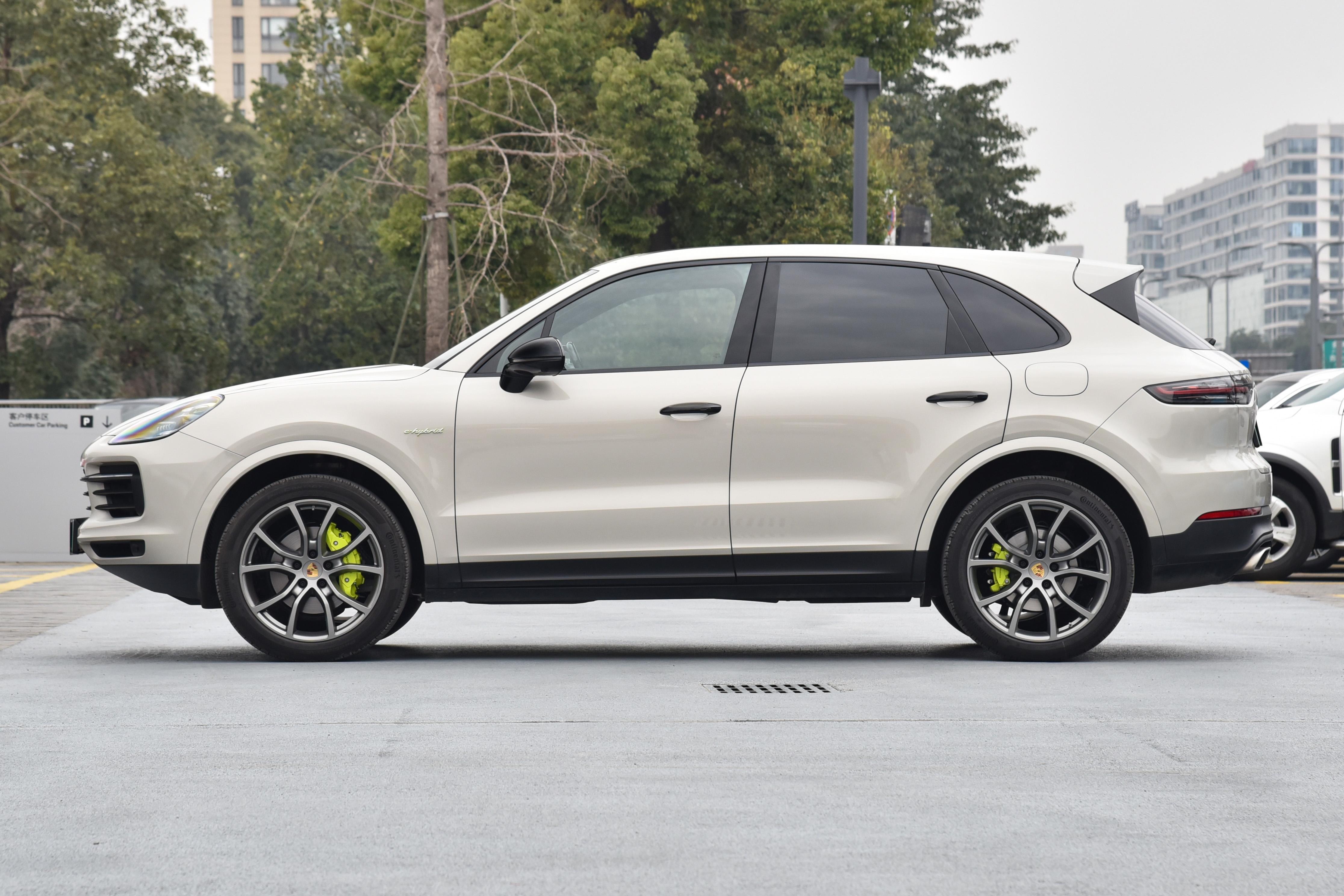 2022款cayennee-hybrid2.0t铂金版,cayennee-hybrid最新落地价