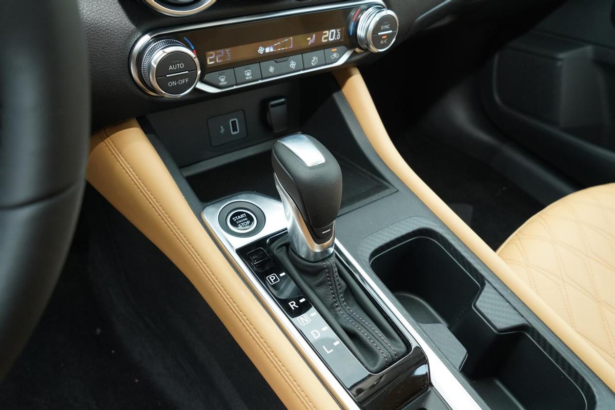 轩逸试驾油耗,日产轩逸舒适性开车测试