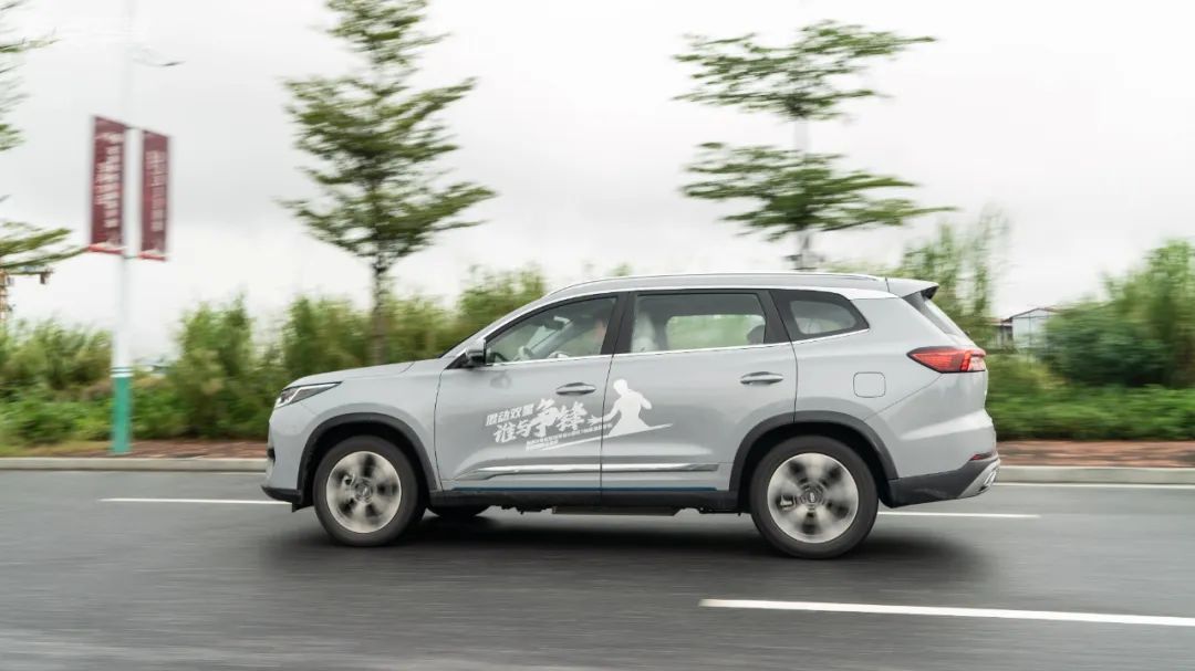 奇瑞瑞虎8plusphev插电混动售价,捷途x70plus1.6和瑞虎8pro哪个好