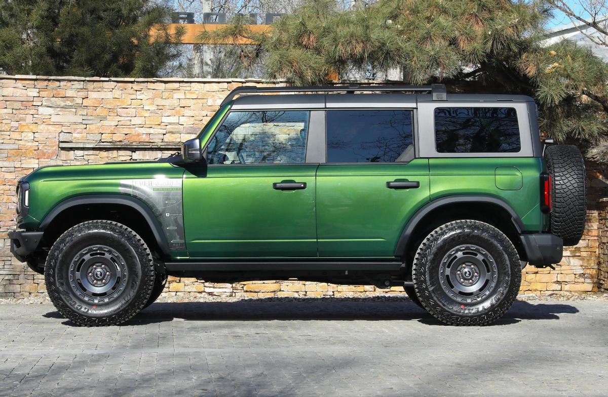 全新福特越野车来了，硬核外观配2.3T+10AT，烈马能否一战成名？