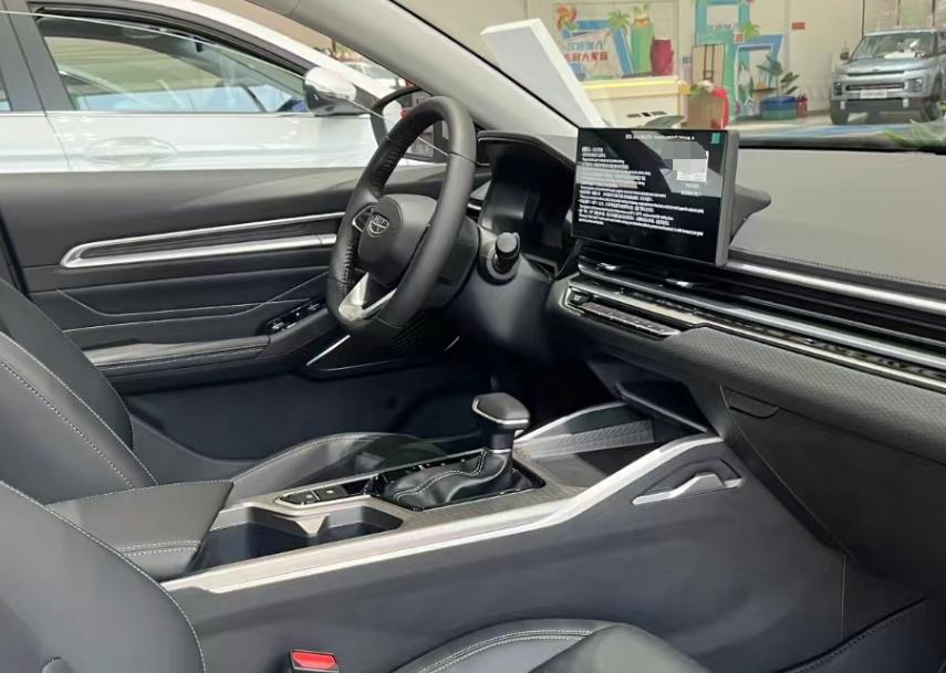 帝豪2023冠军款尊贵型36期落地,2021款全新帝豪价格及配置参数