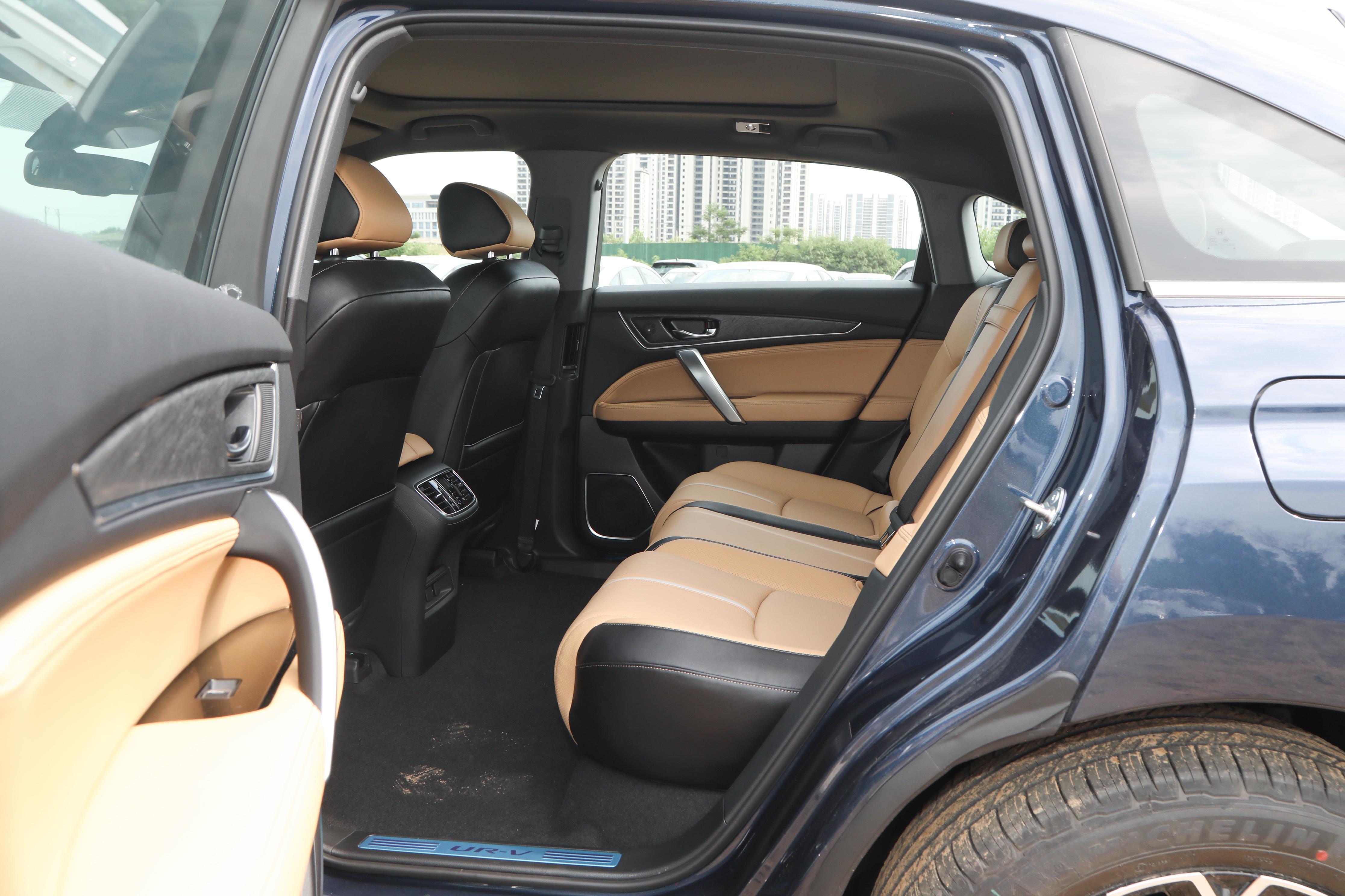 试驾最新款本田urvturbo370,本田ur-v最新款试驾