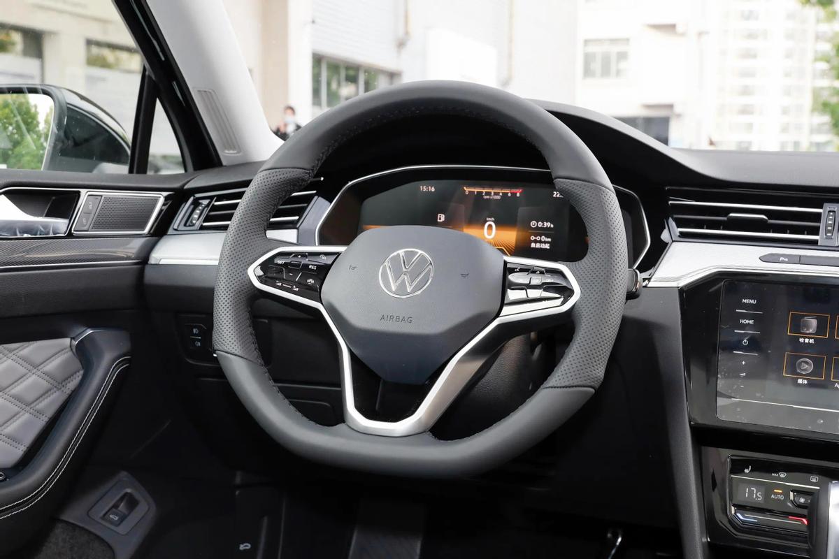 最新款1.4t迈腾价格,全新大众迈腾1.4T顶配多少钱落地