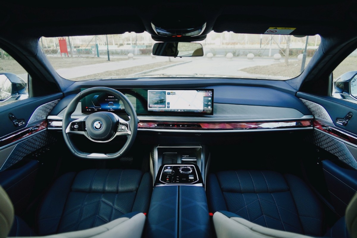 宝马i7eDrive50L落地价,宝马i7edrive50领先落地价