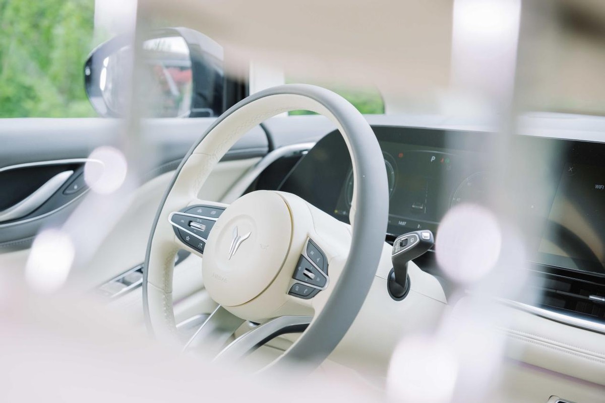 腾势d9和24款岚图梦想家怎么选,成都车展腾势d9对比岚图梦想家