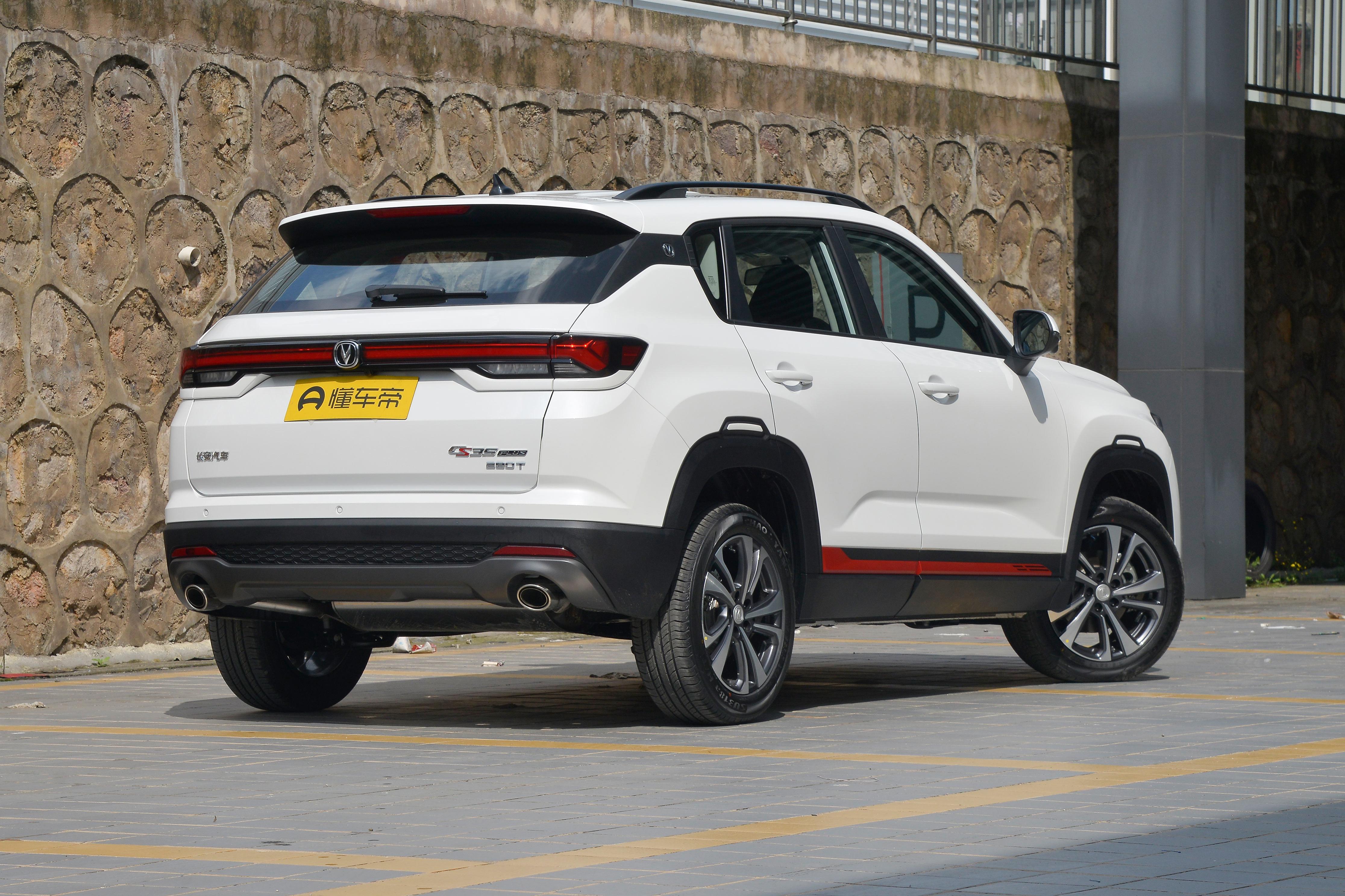 年轻人开什么车最经济实惠好,适合工薪阶层开的省油耐用5种车