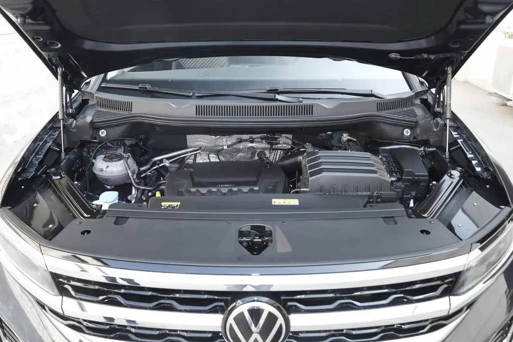 一汽大众发布全新小型suv,一汽大众全新中大型suv白车身下线