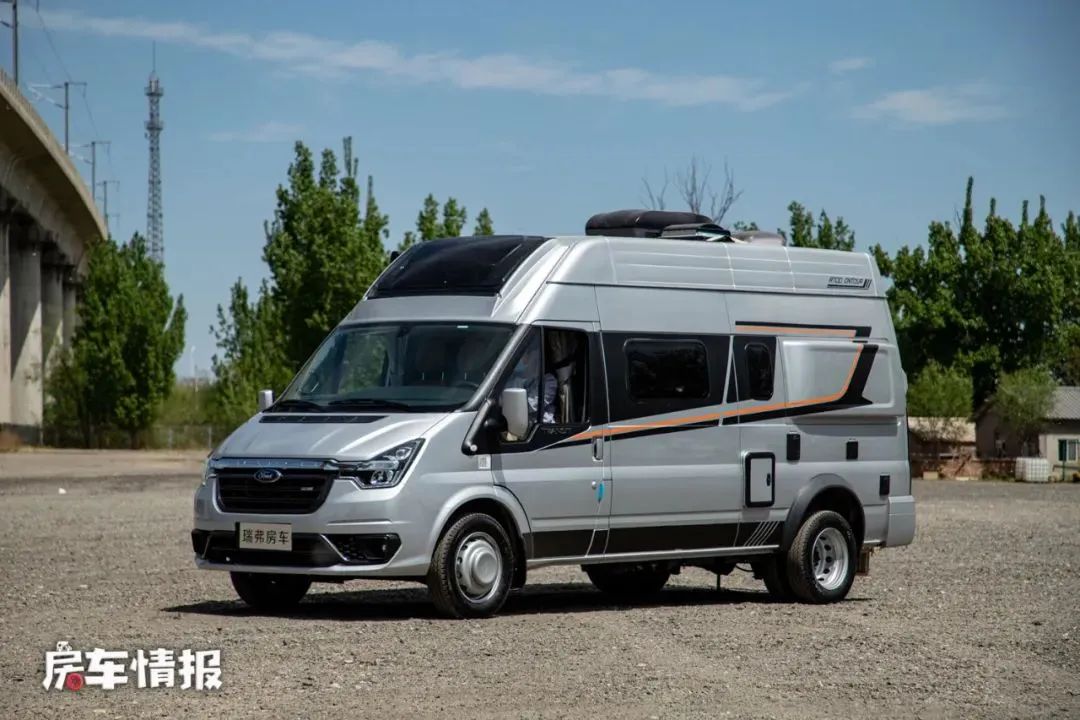 newdaily底盘b型房车,奔驰无中门豪华b型房车底盘